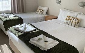 Glenelg Inn Hotel